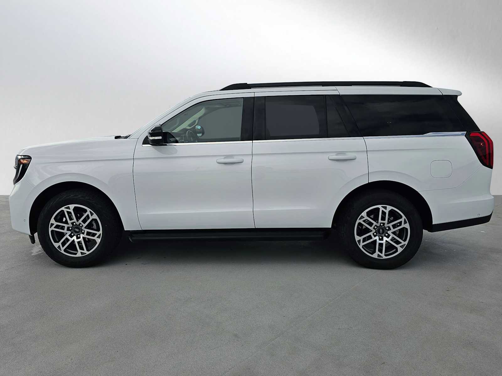 Used 2025 Ford Expedition Active AWD/4WD image 6