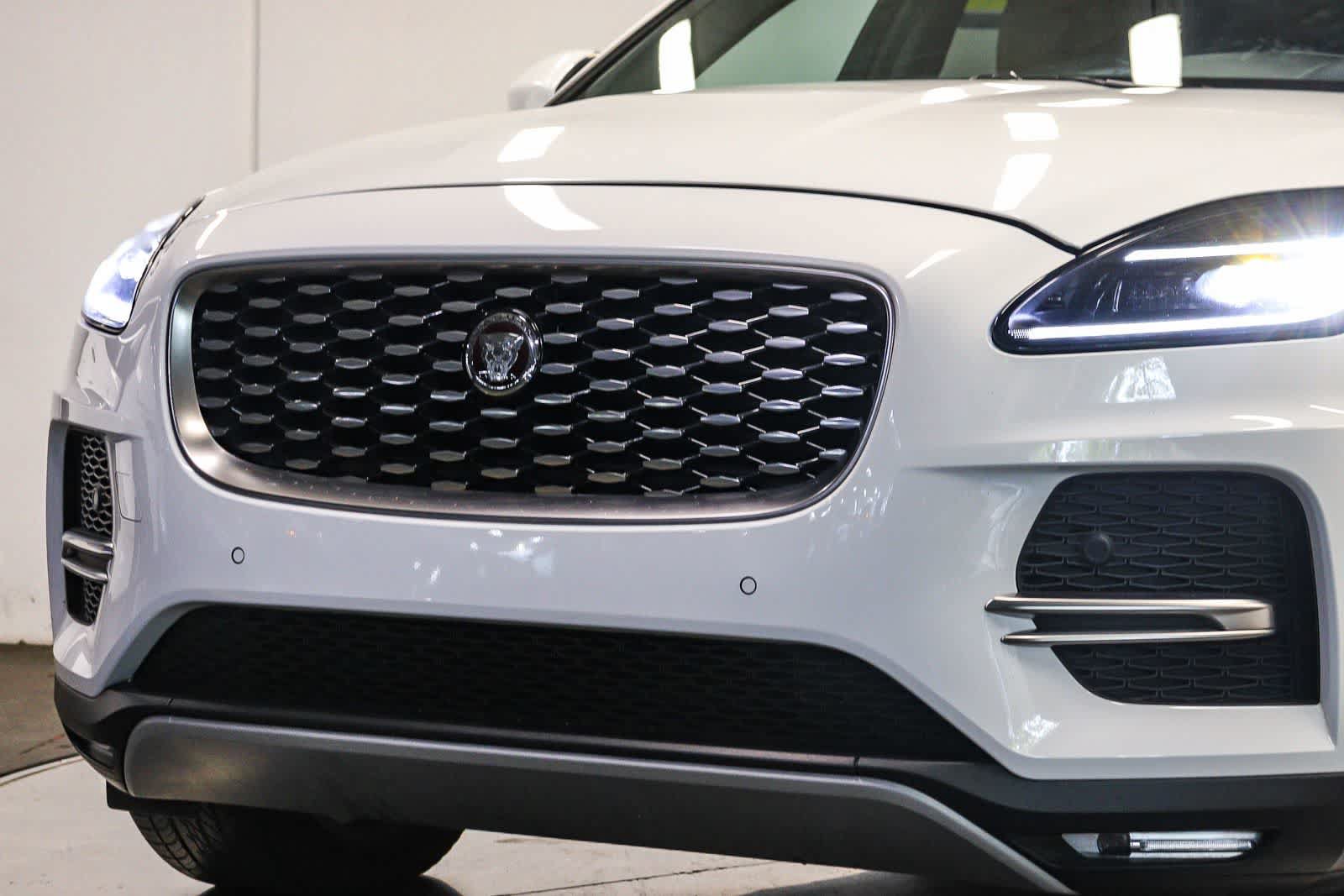 Used 2022 Jaguar E-PACE SE AWD/4WD image 8