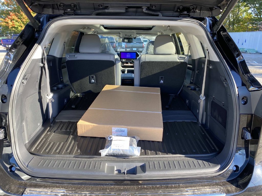New 2026 Toyota Highlander Platinum AWD/4WD image 5