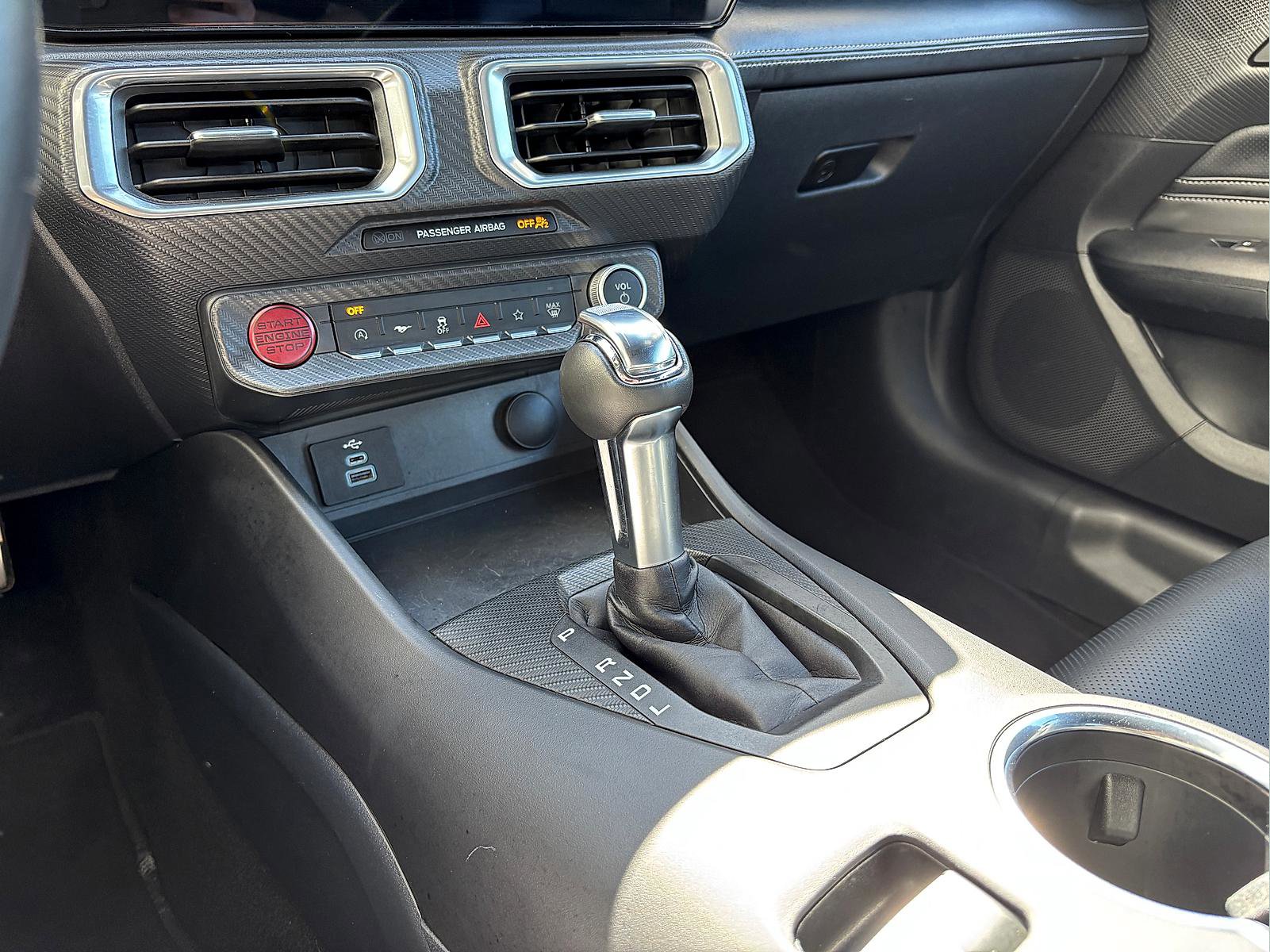 Used 2025 Ford Mustang Premium RWD image 32
