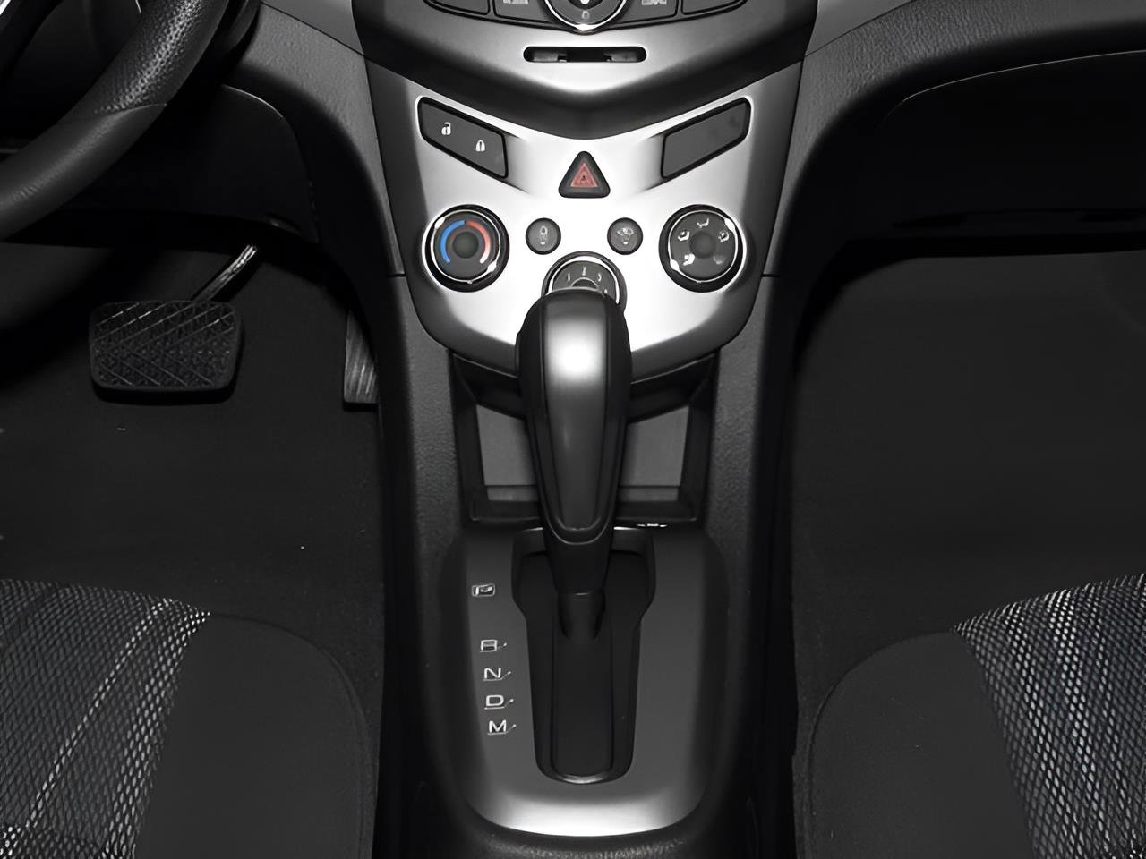 Used 2014 Chevrolet Sonic LT image 44