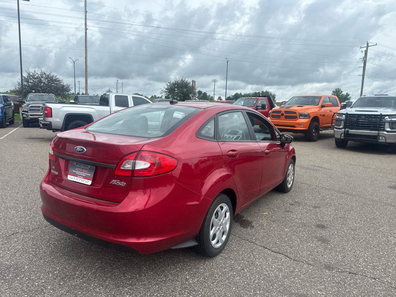 Used 2012 Ford Fiesta SE w/ Winter Pkg FWD image 5