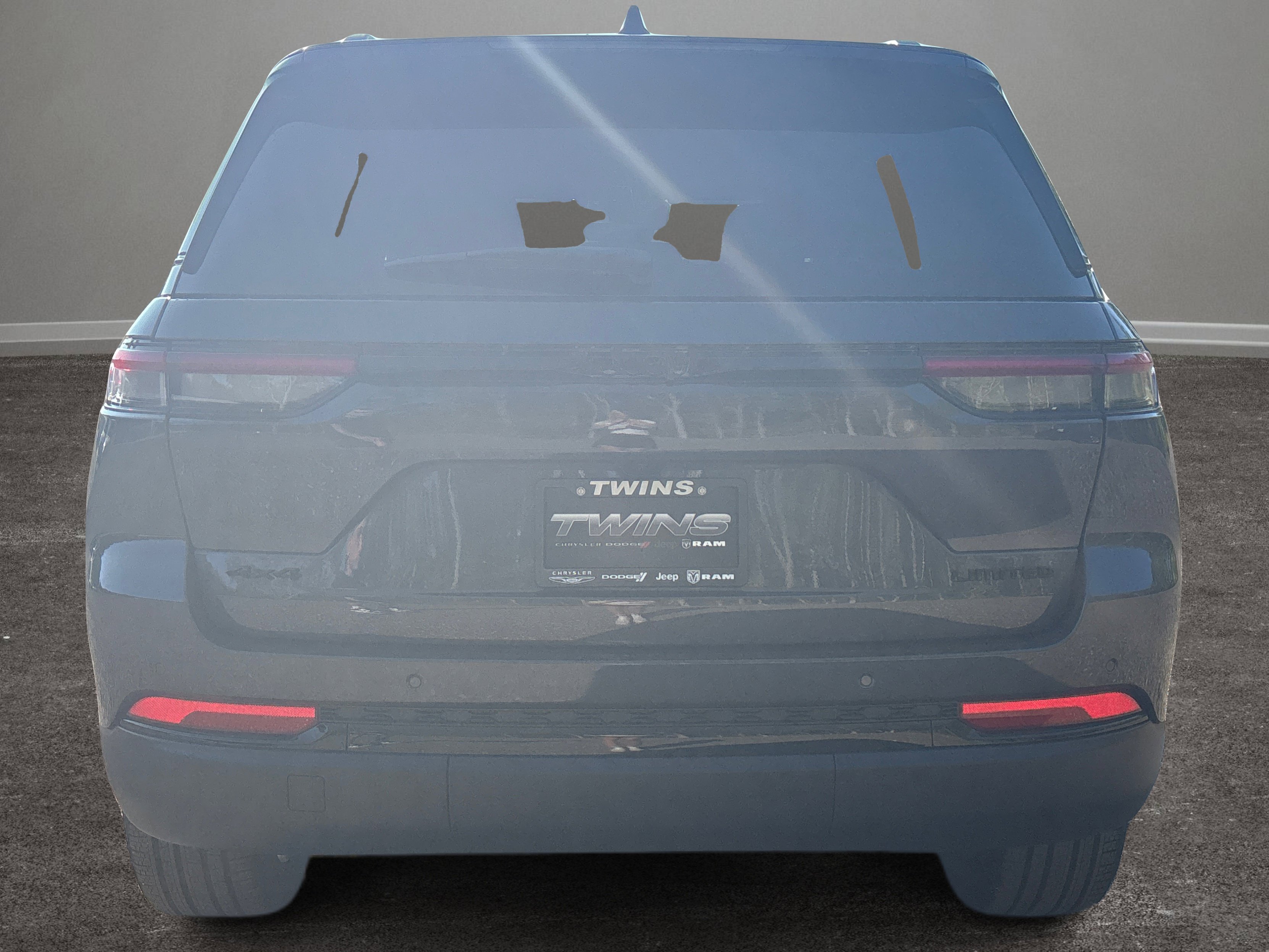 New 2025 Jeep Grand Cherokee Limited w/ Black Appearance Package image 30