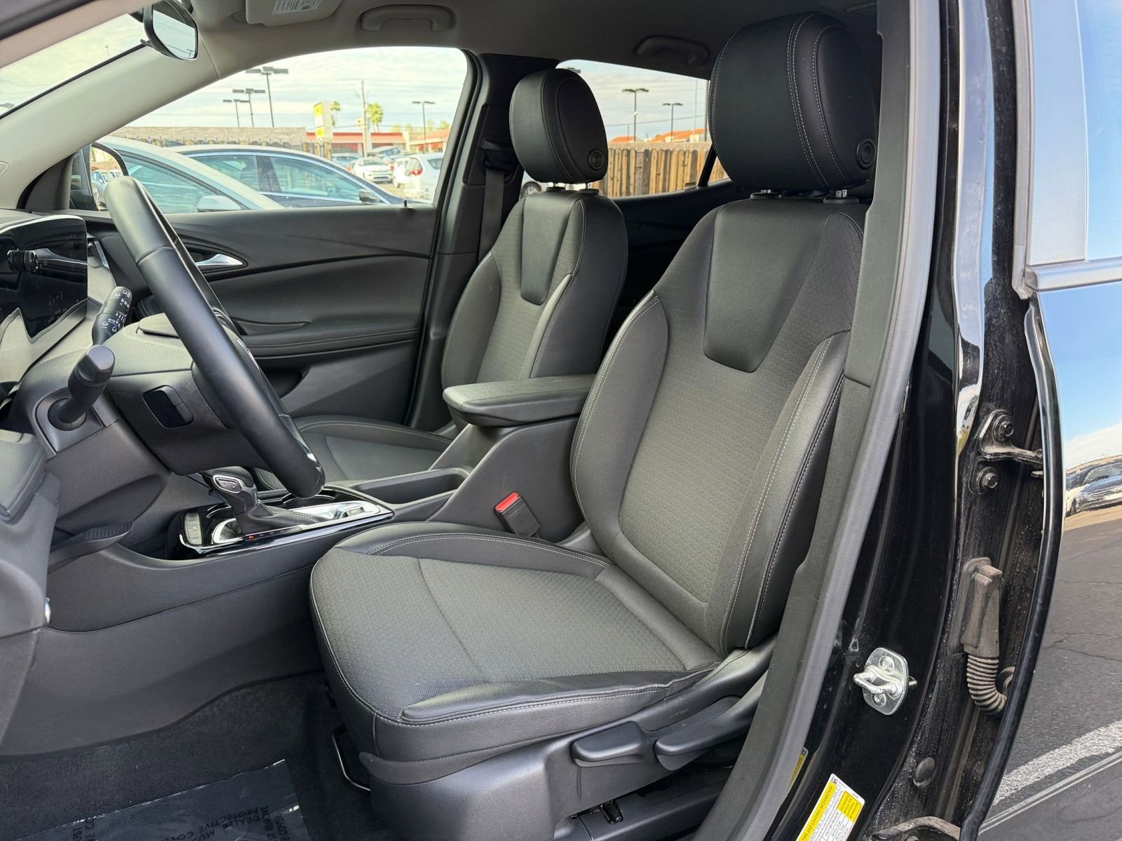 Used 2025 Buick Encore GX Preferred FWD image 35