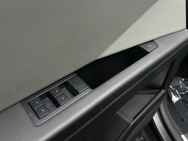 Used 2024 Tesla Cybertruck AWD Crew Cab image 15