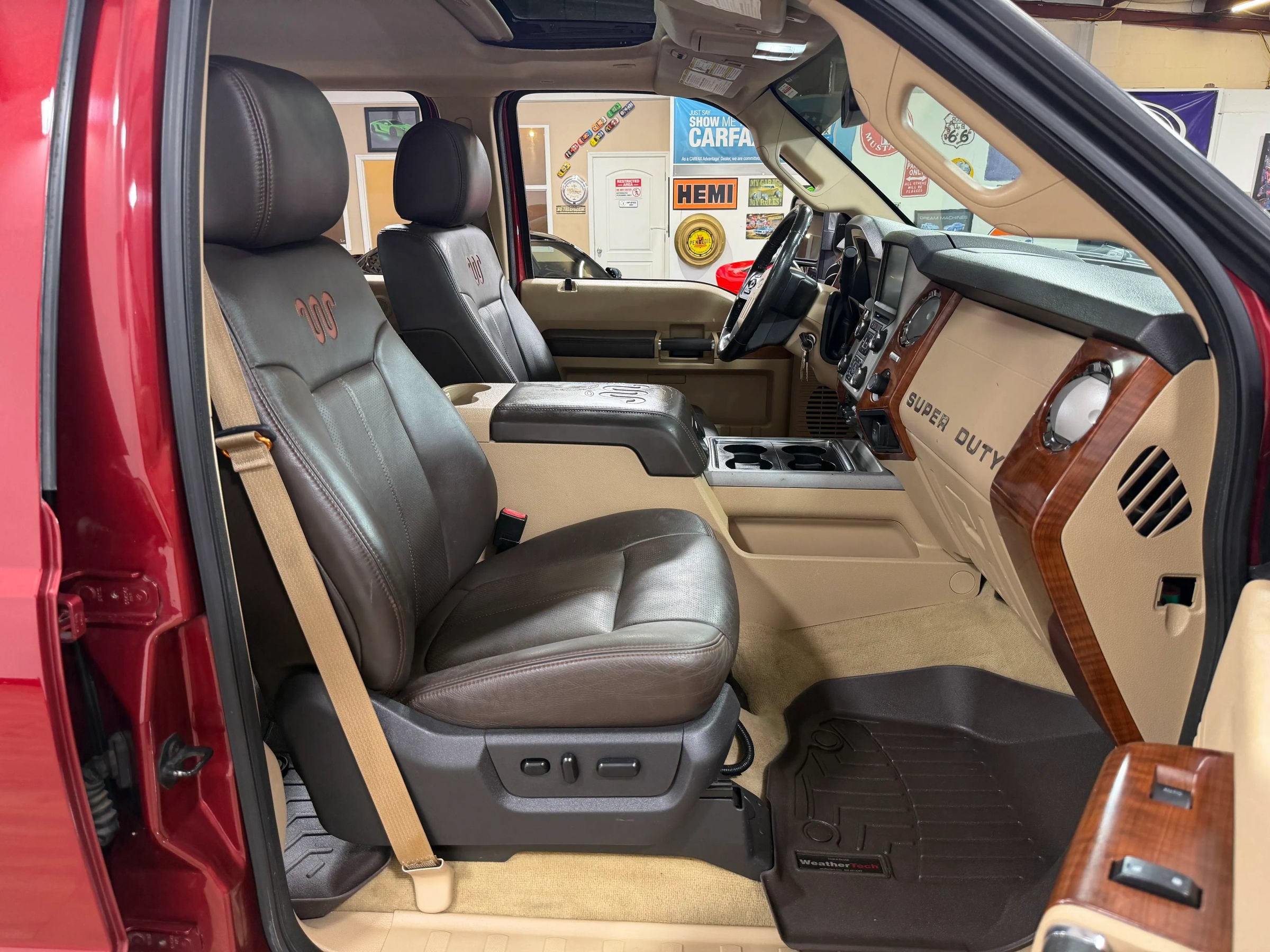 Used 2015 Ford F250 King Ranch w/ FX4 Off-Road Package AWD/4WD image 21