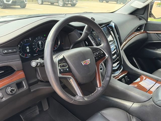 Used 2018 Cadillac Escalade Luxury image 16
