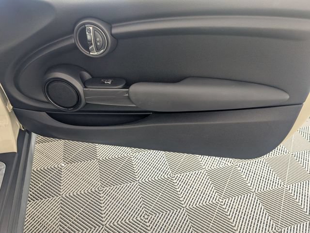 Used 2017 MINI Cooper 2-Door Hardtop FWD image 28