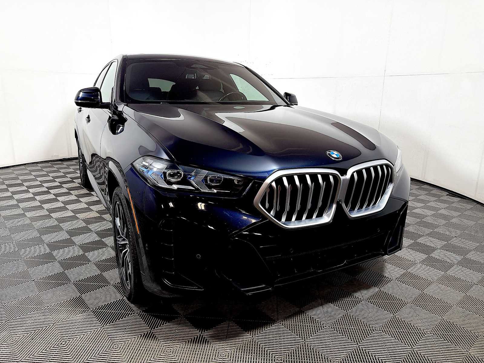 Used 2025 BMW X6 xDrive40i AWD/4WD image 2
