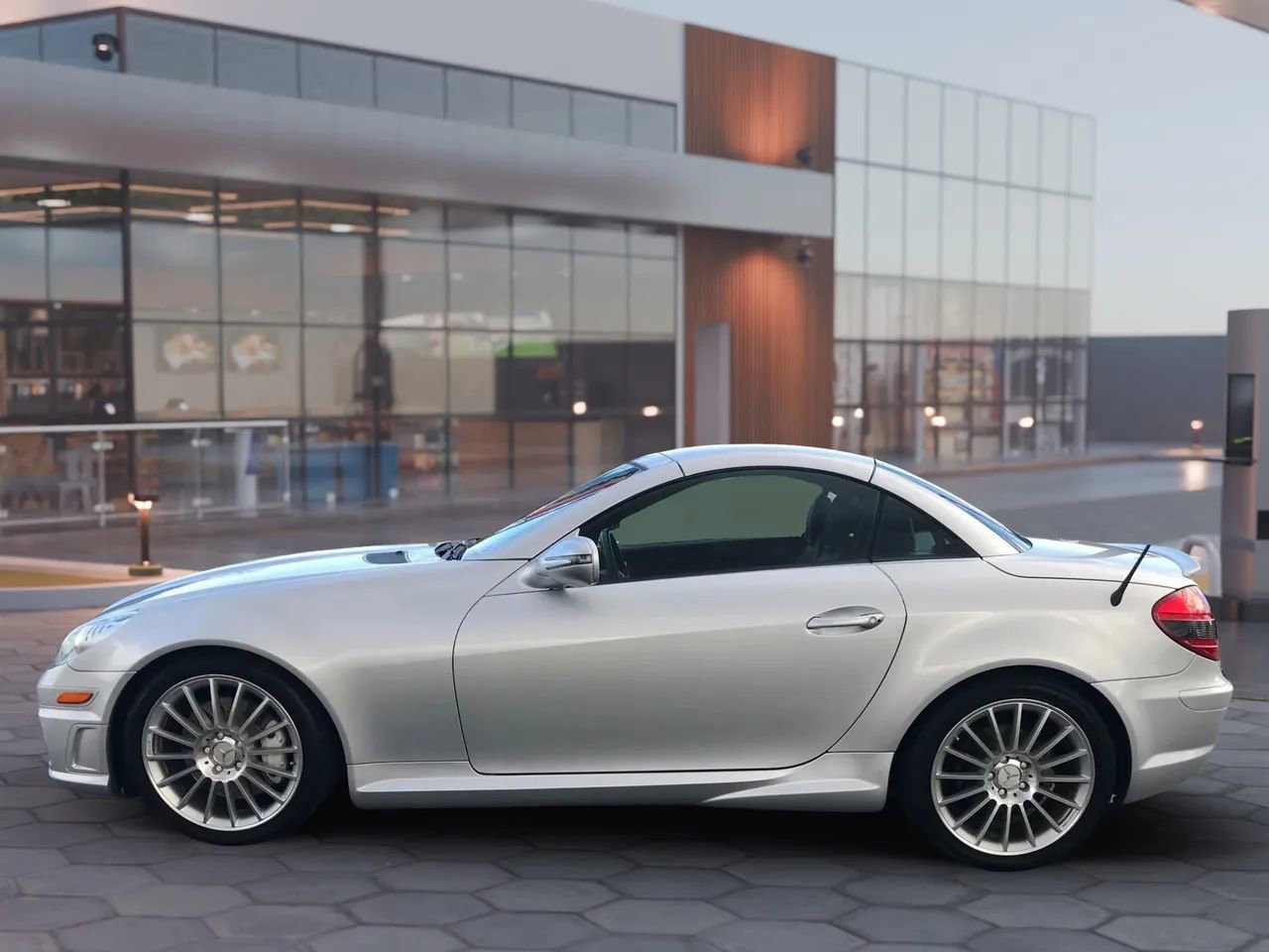 Used 2009 Mercedes-Benz SLK 350 image 5