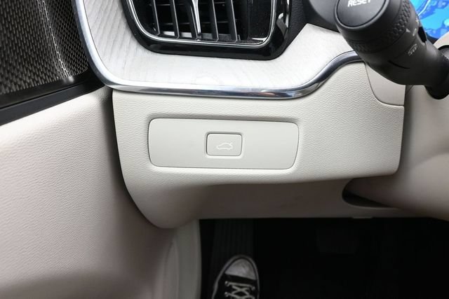 Used 2023 Volvo XC60 B5 Ultimate w/ Climate Package AWD/4WD image 28