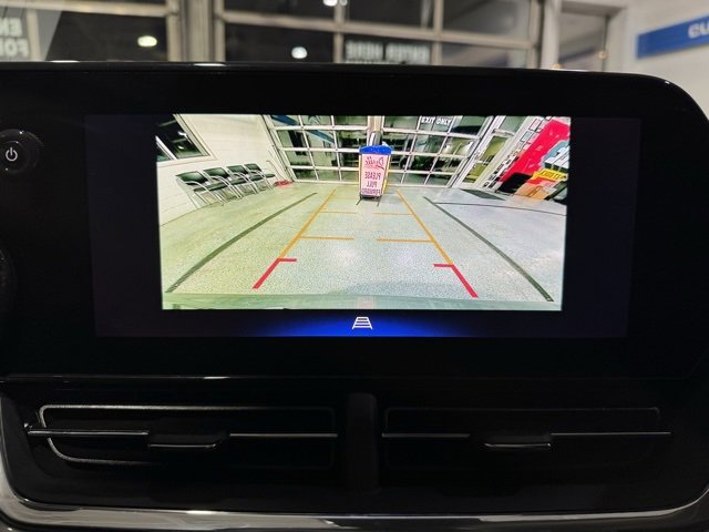 Used 2024 Chevrolet Trax LT w/ Sunroof Package image 23