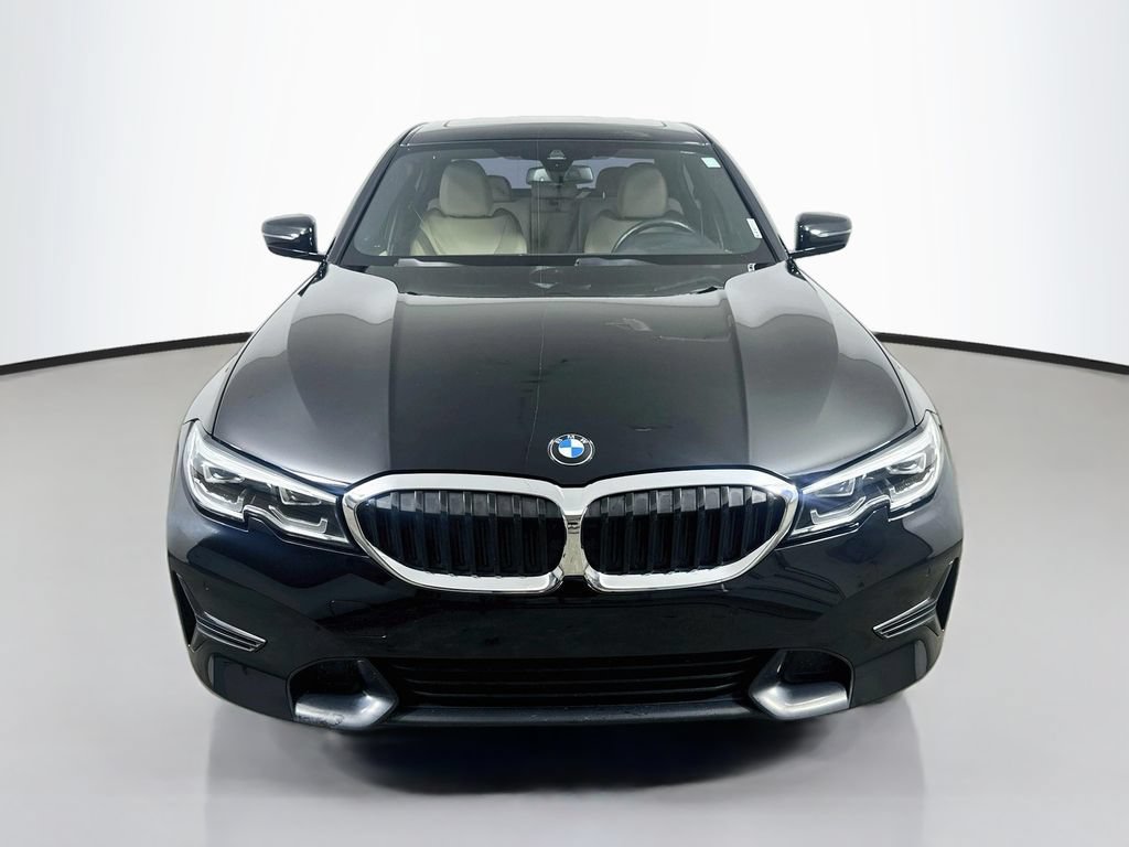 Used 2022 BMW 330i Sedan w/ Premium Package 2 RWD image 2