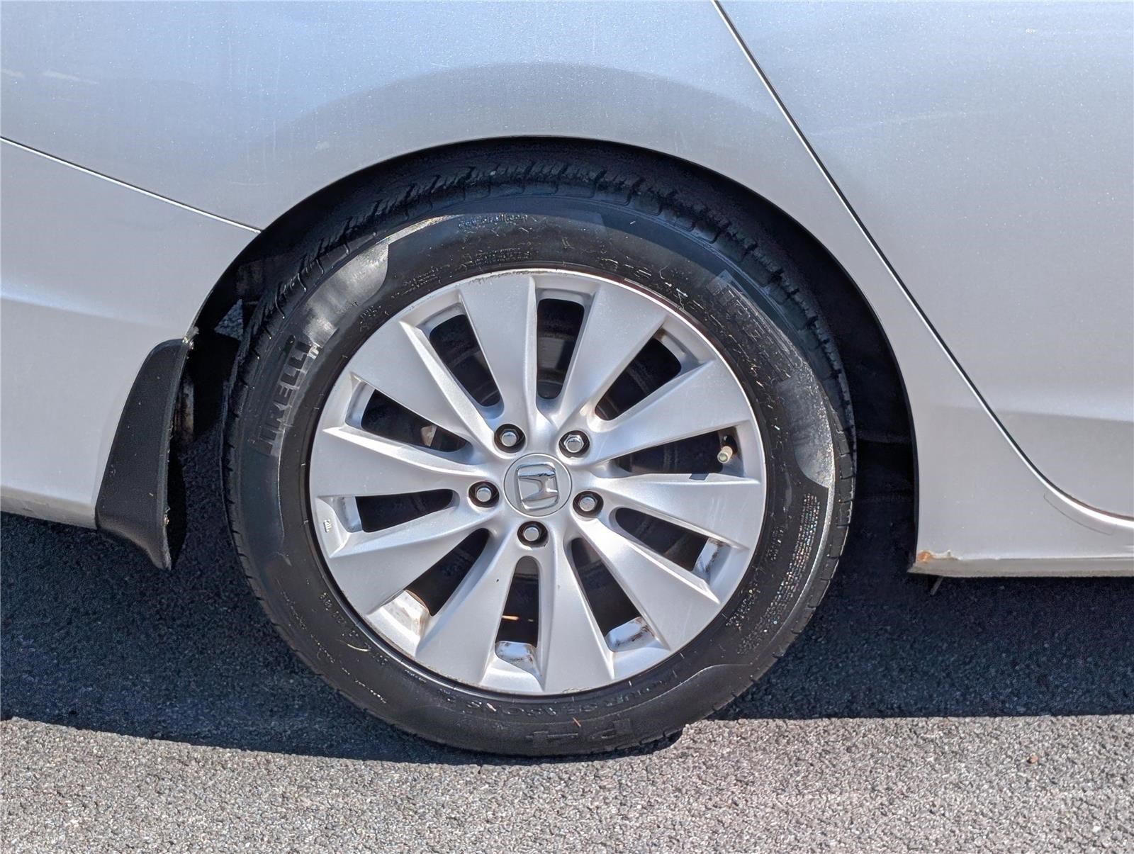 Used 2015 Honda Accord EX image 9