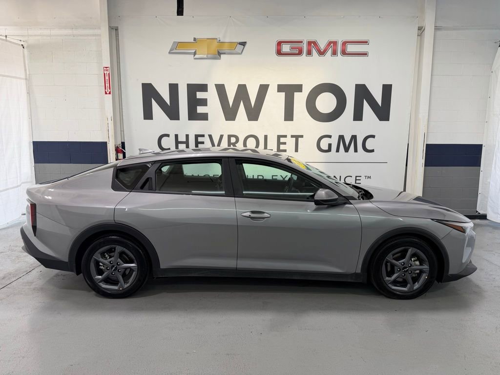 Used 2025 Kia K4 FWD image 32