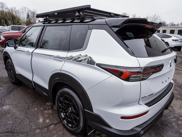 New 2026 Mitsubishi Outlander AWD image 4