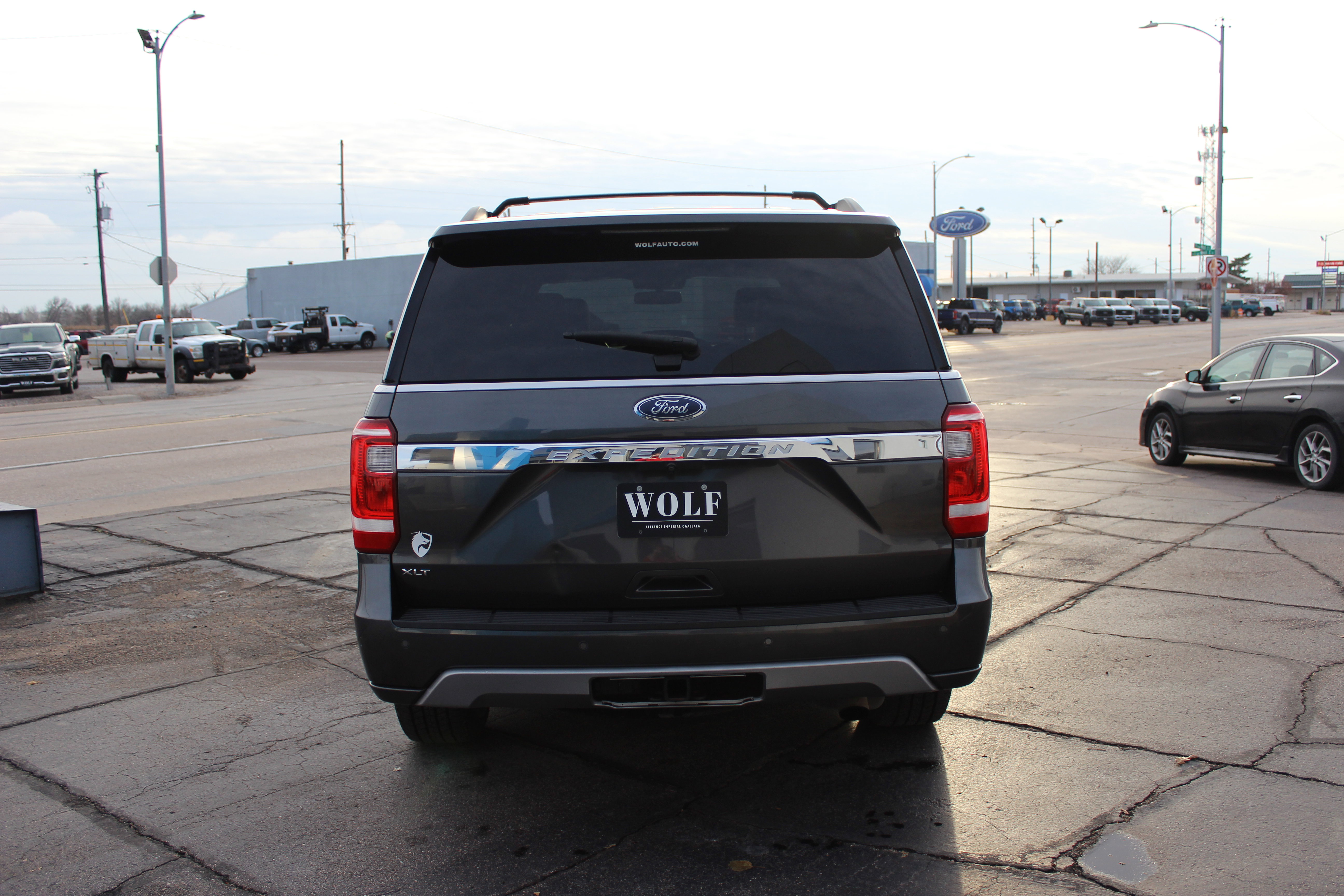 Used 2020 Ford Expedition XLT w/ Equipment Group 202A image 6