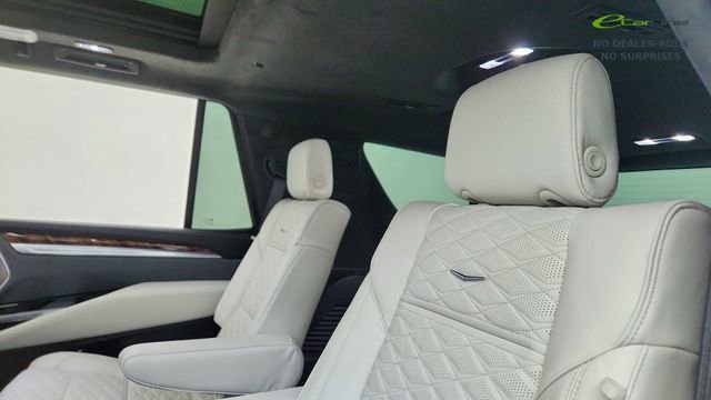 Used 2026 Cadillac Escalade Platinum Sport AWD/4WD image 33