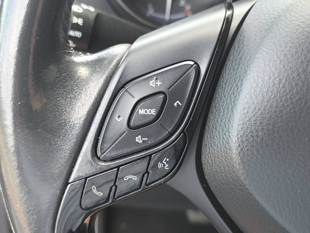 Used 2021 Toyota C-HR XLE FWD image 21
