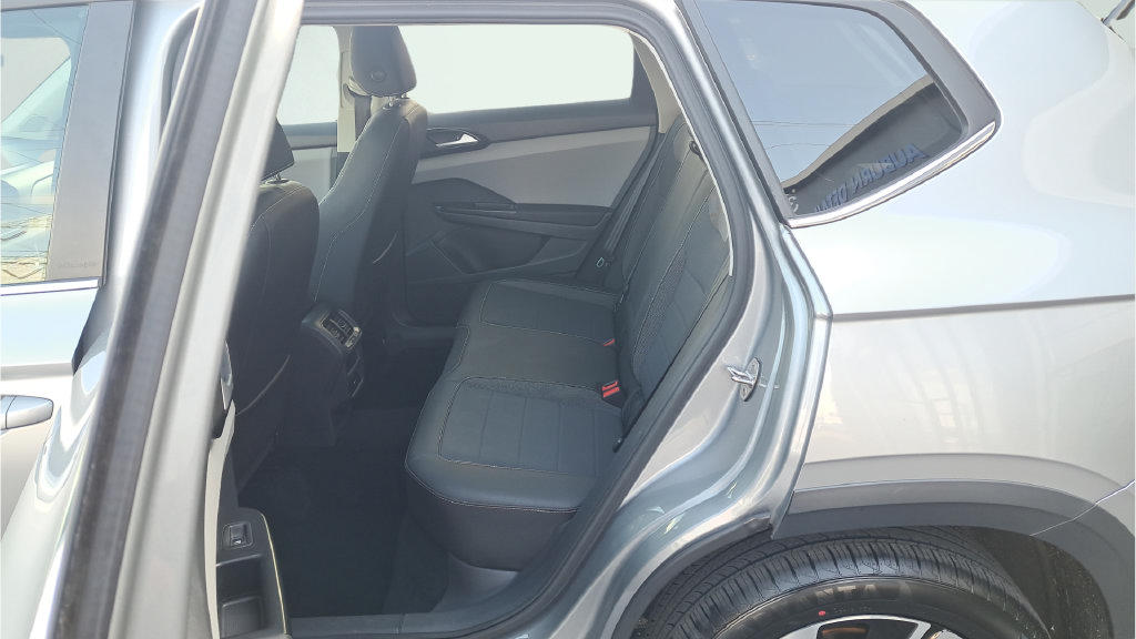 Used 2023 Volkswagen Taos SE AWD/4WD image 19