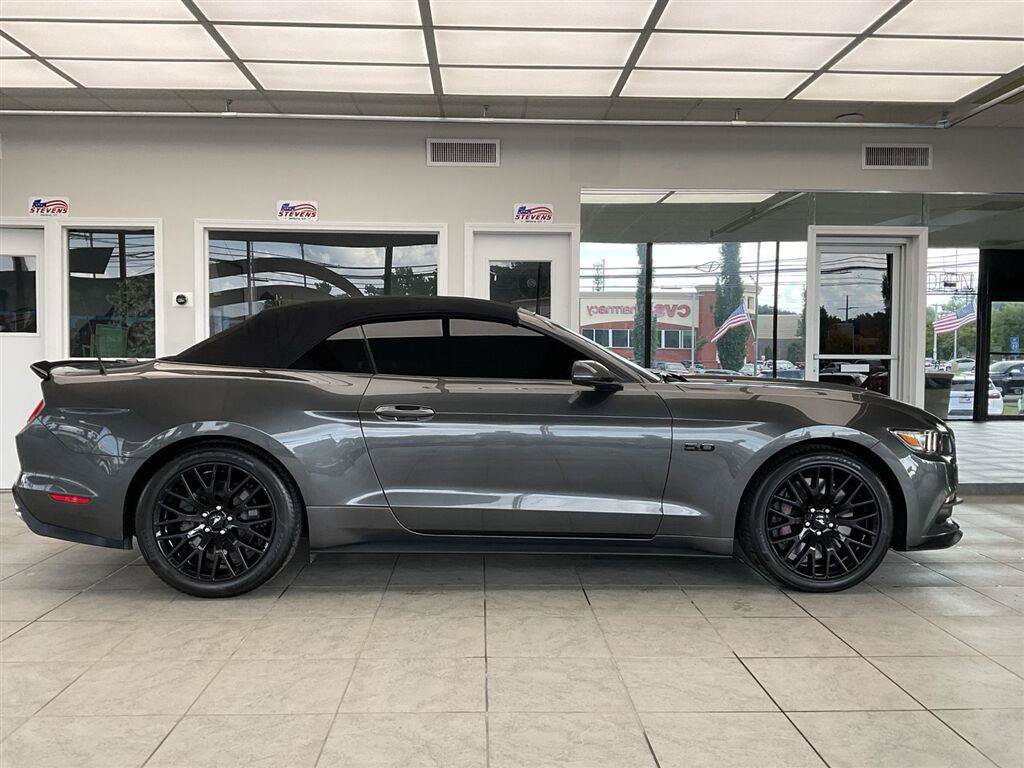 Used 2017 Ford Mustang GT Premium w/ GT Performance Package RWD image 4