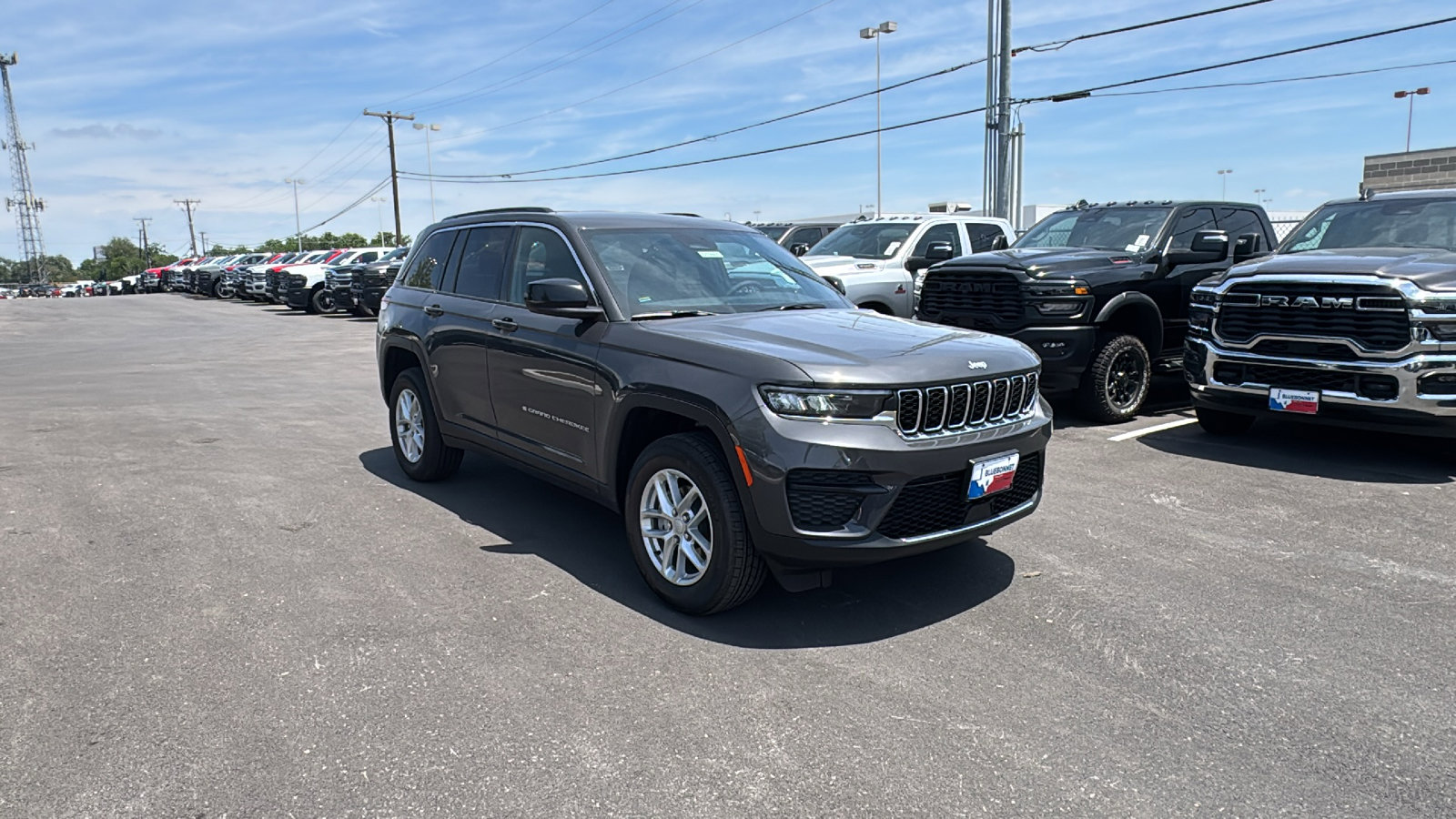 New 2026 Jeep Grand Cherokee Laredo RWD image 3