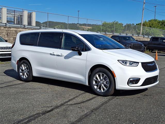 New 2026 Chrysler Pacifica Select image 1