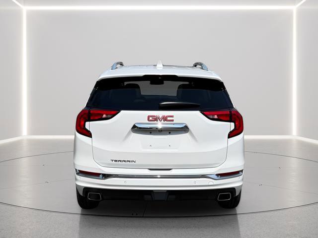 Used 2020 GMC Terrain Denali w/ Denali Premium Package FWD image 4
