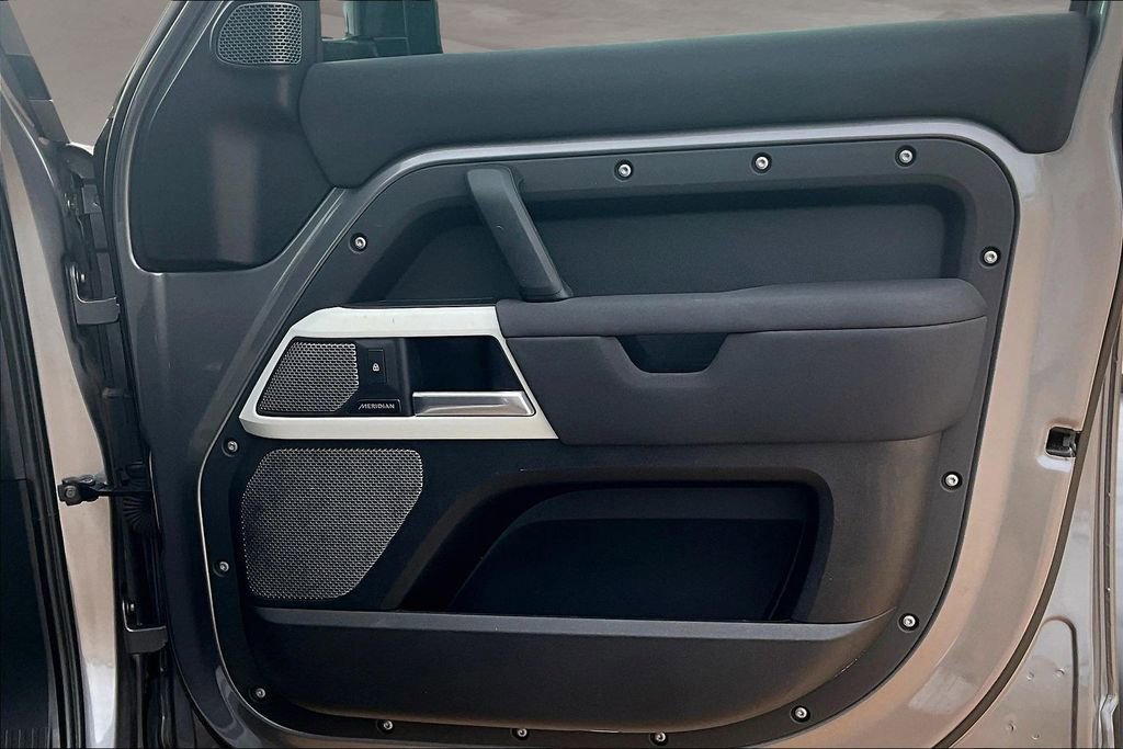 Used 2022 Land Rover Defender 110 S image 18