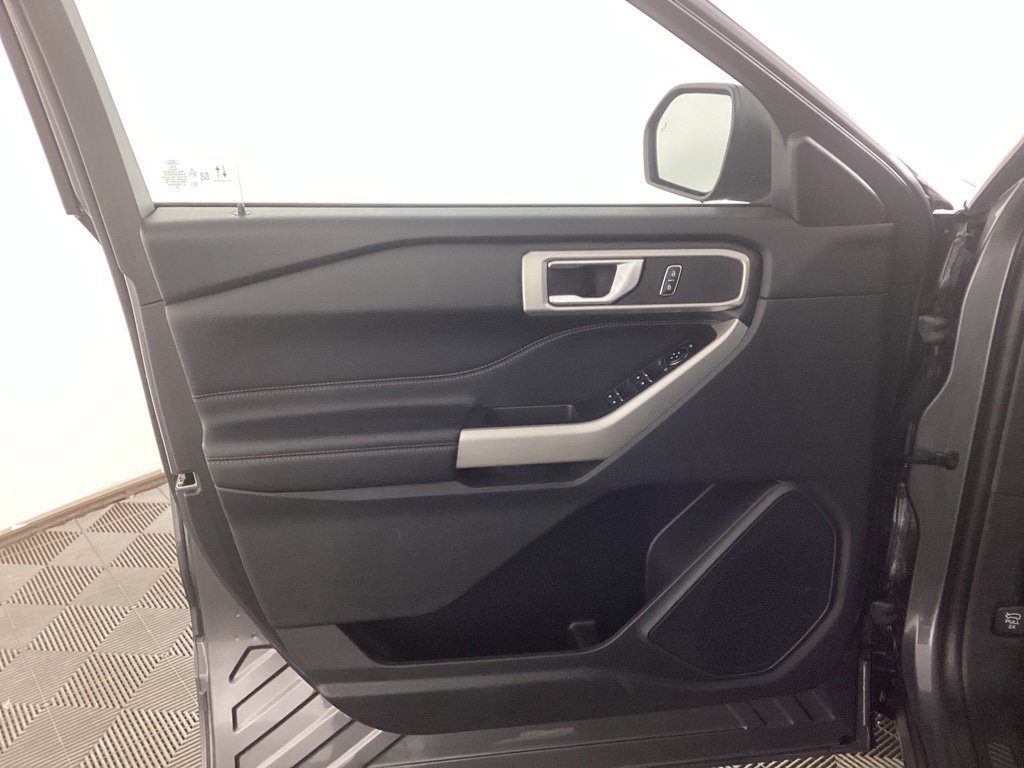 Used 2023 Ford Explorer XLT w/ Equipment Group 202A image 19