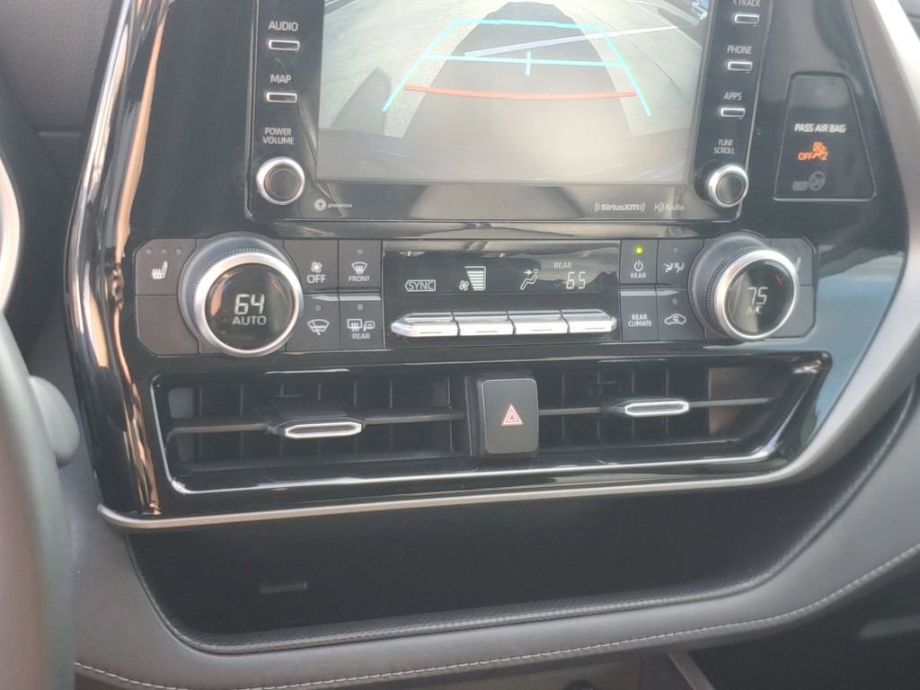 Used 2022 Toyota Highlander XLE image 31