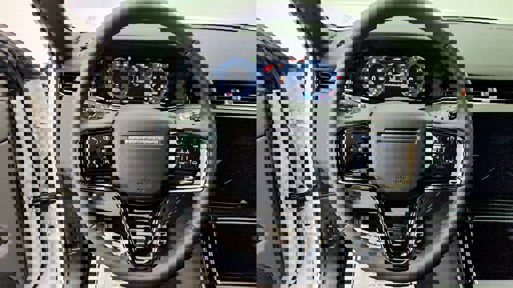 Used 2024 Land Rover Range Rover Evoque Dynamic SE image 14