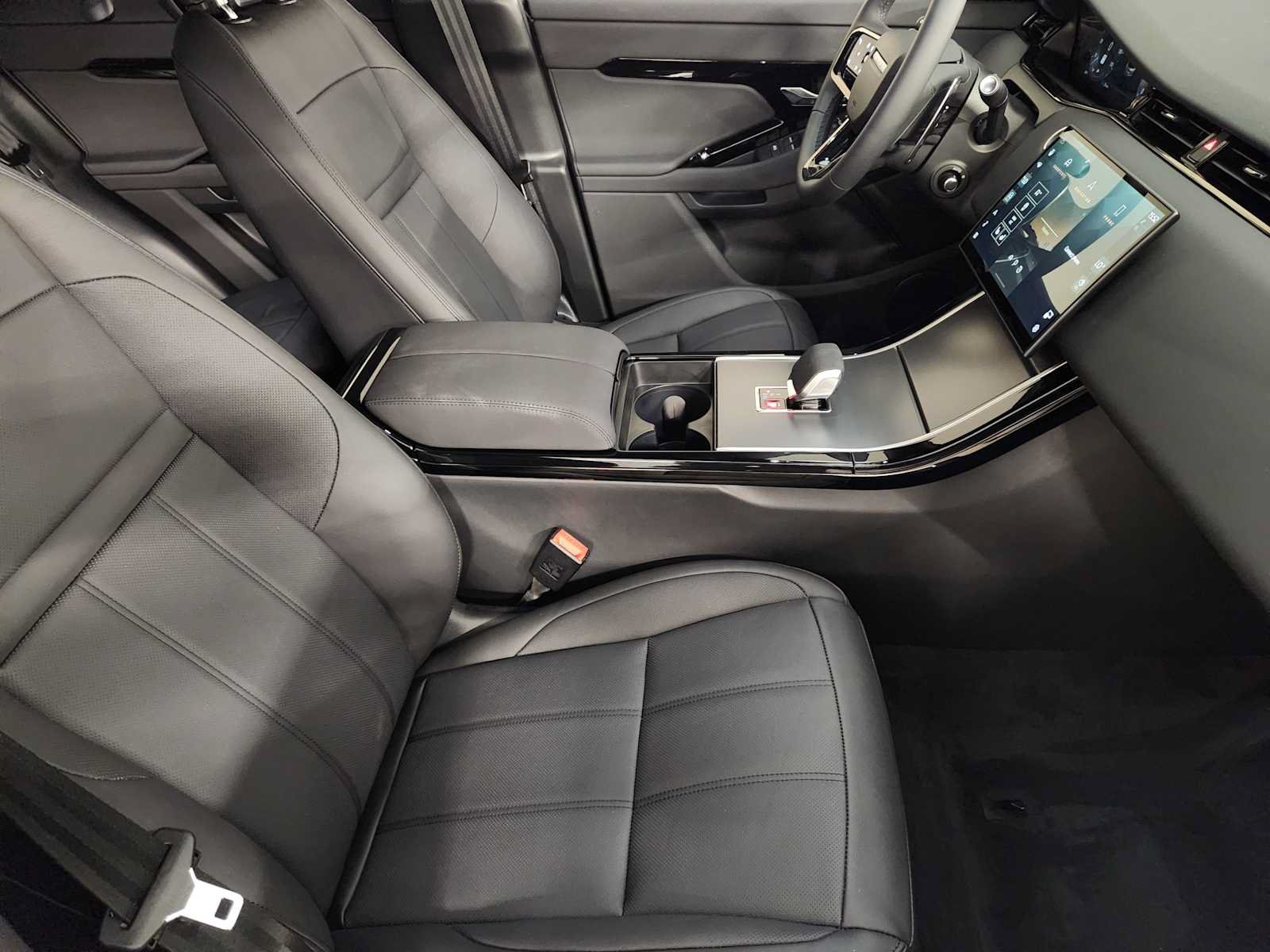 New 2026 Land Rover Range Rover Evoque S AWD/4WD image 3