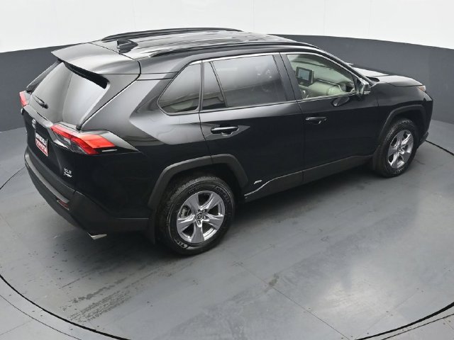 Certified 2025 Toyota RAV4 XLE AWD/4WD image 40