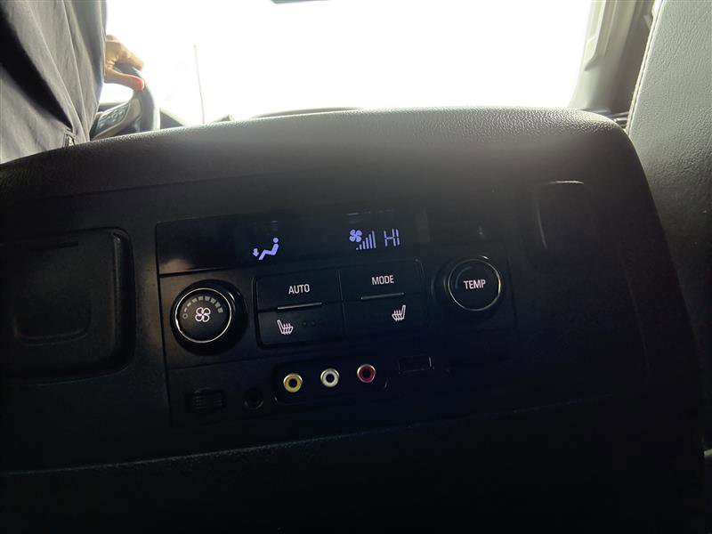 Used 2015 GMC Yukon Denali w/ Open Road Package image 31