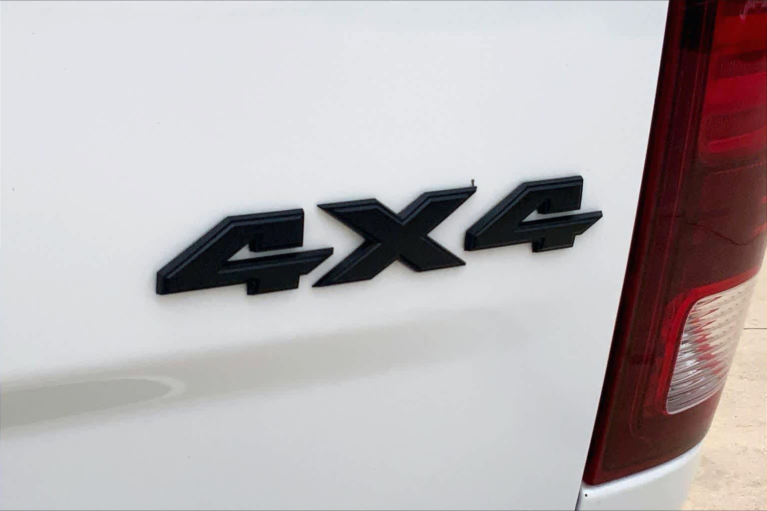 Used 2017 RAM 2500 Laramie w/ Sport Appearance Group AWD/4WD image 10