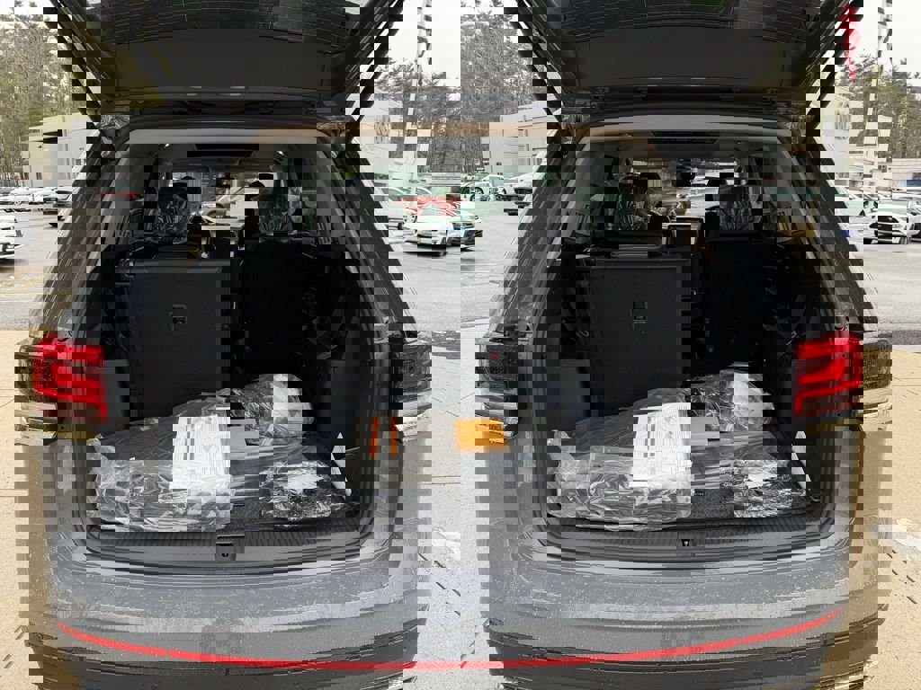 New 2026 Volkswagen Atlas SE image 13