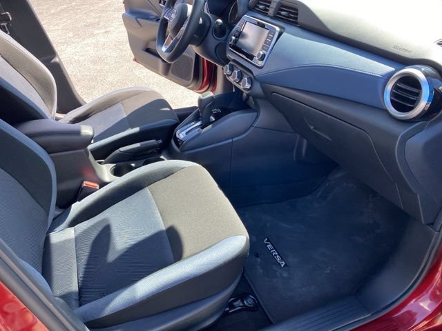 Used 2025 Nissan Versa SV FWD image 33
