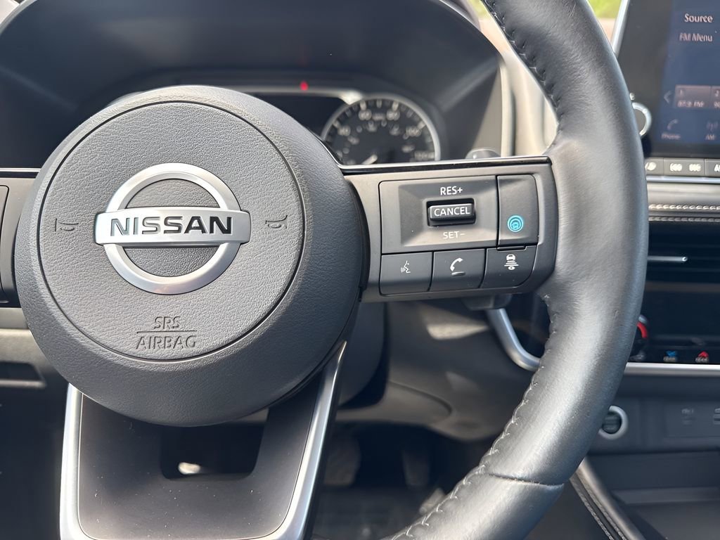 Used 2021 Nissan Rogue SL AWD/4WD image 16