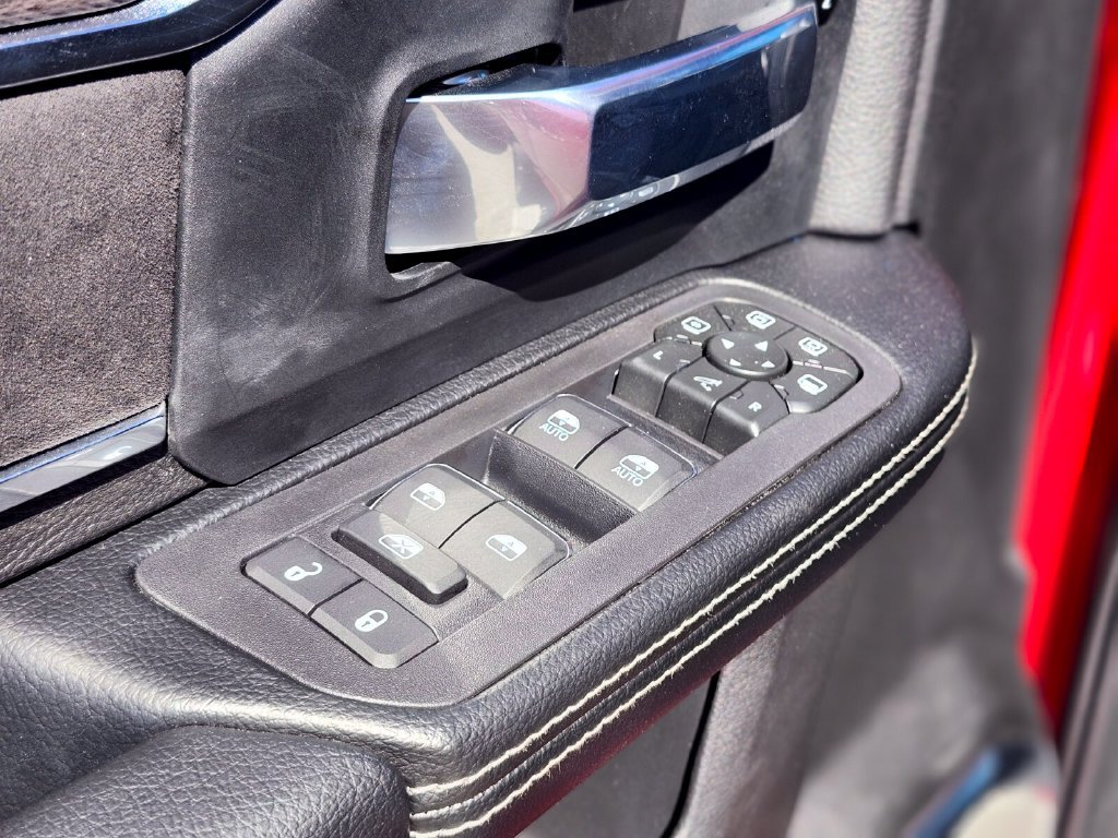 New 2026 RAM 2500 Laramie AWD/4WD image 17