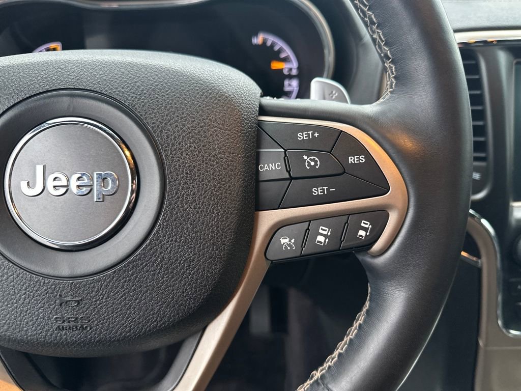 Used 2017 Jeep Grand Cherokee Overland w/ Jeep Active Safety Group image 20