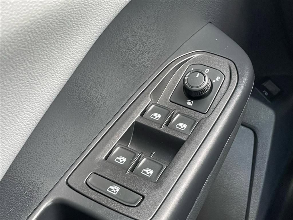 Used 2023 Volkswagen Taos SE w/ Panoramic Sunroof Package image 20