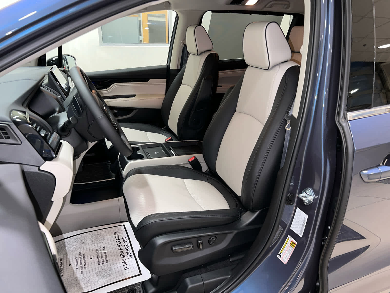 Certified 2026 Honda Odyssey Elite image 23