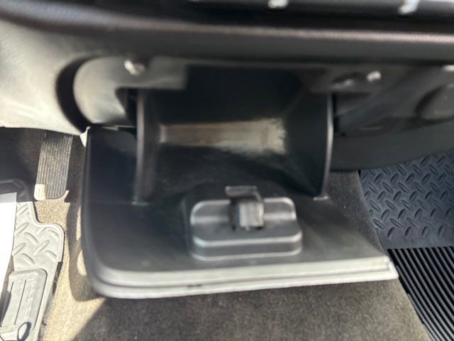 Used 2018 Chevrolet Silverado 1500 LT w/ LT Eassist Package RWD image 28