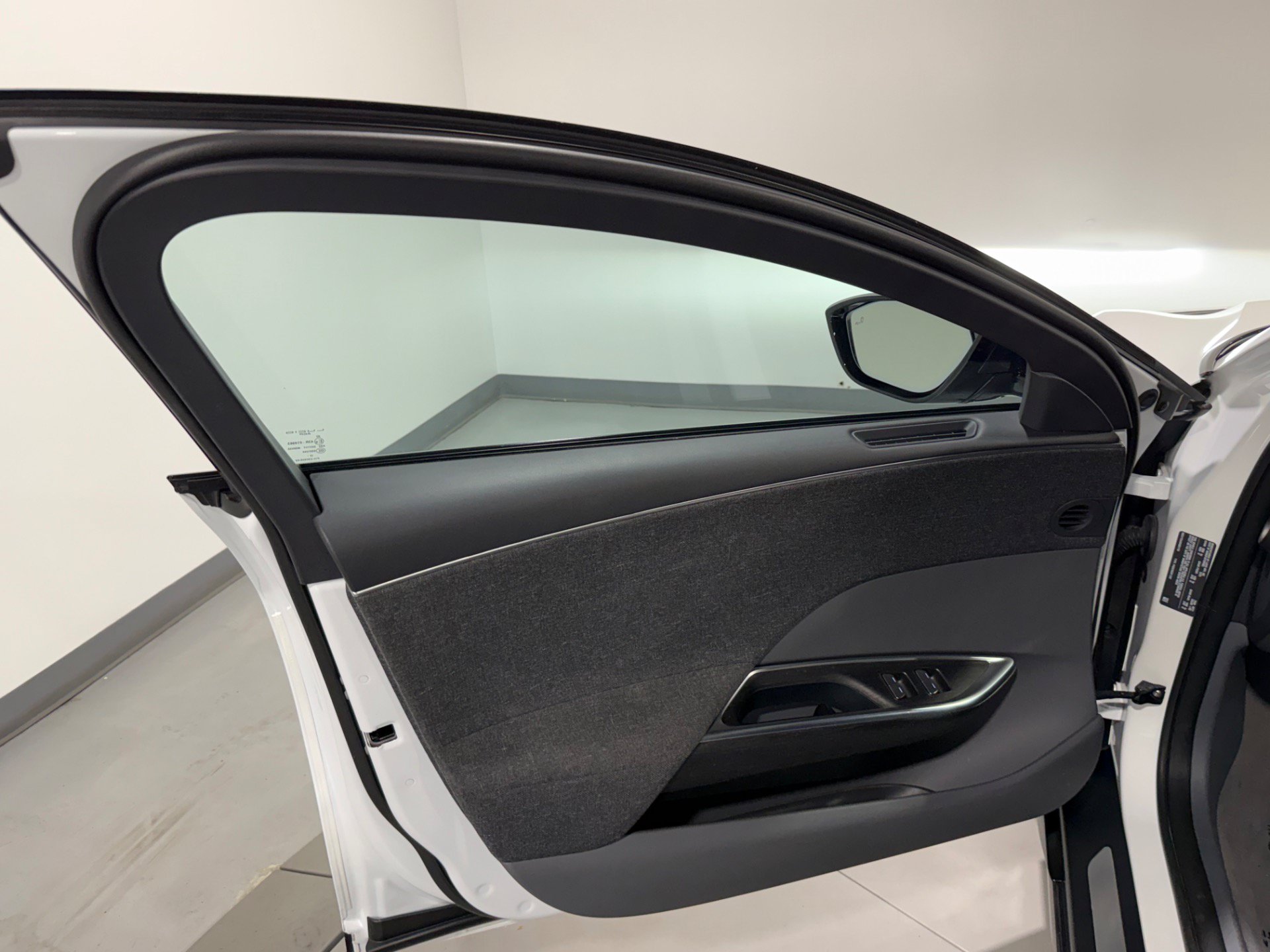 Used 2024 Lucid Air Touring AWD/4WD image 19