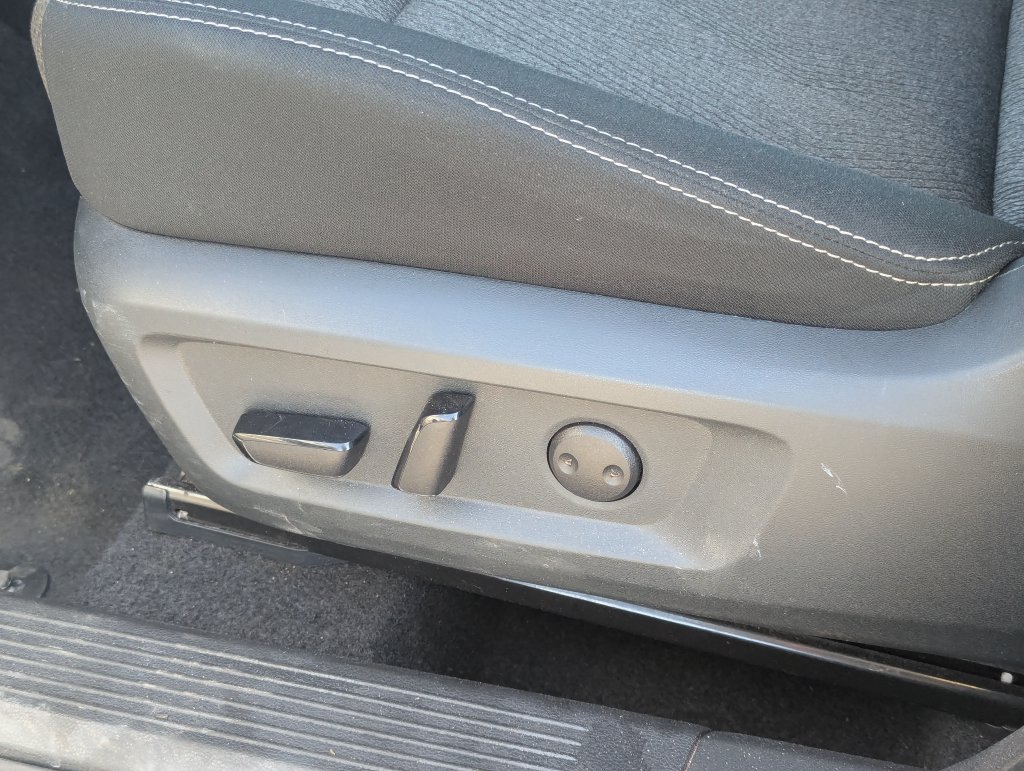 Used 2025 Nissan Rogue SV AWD/4WD image 25