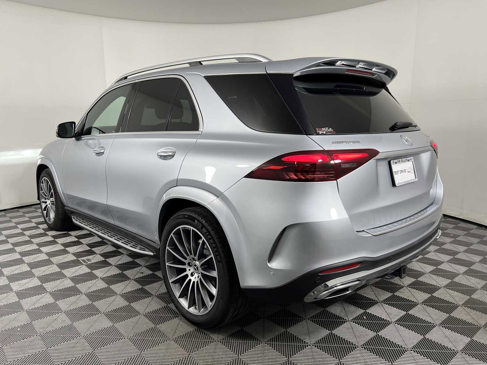 Used 2024 Mercedes-Benz GLE 450 4MATIC image 4