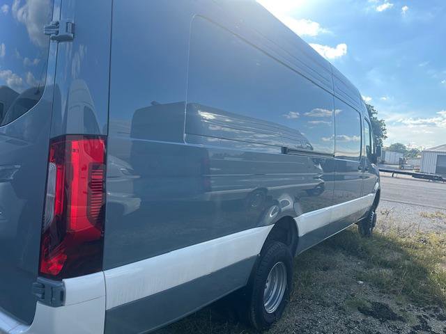Used 2025 Mercedes-Benz Sprinter 3500 image 2