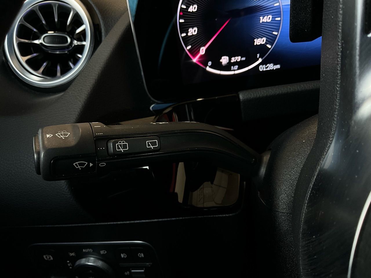 Used 2025 Mercedes-Benz GLA 250 image 38