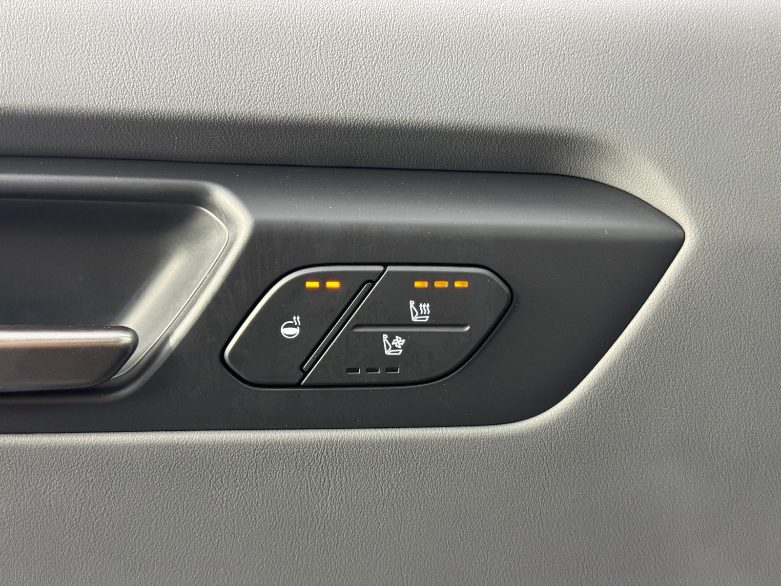 Used 2024 Kia EV9 Wind image 17